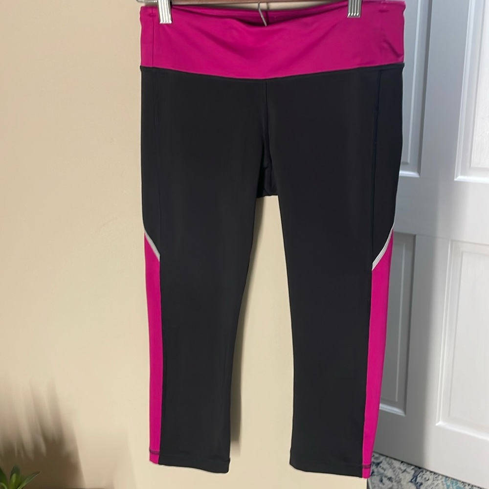 L.L. Bean misses capri leggings